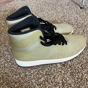 Men’s Jordan 1 glow in the dark size US 10